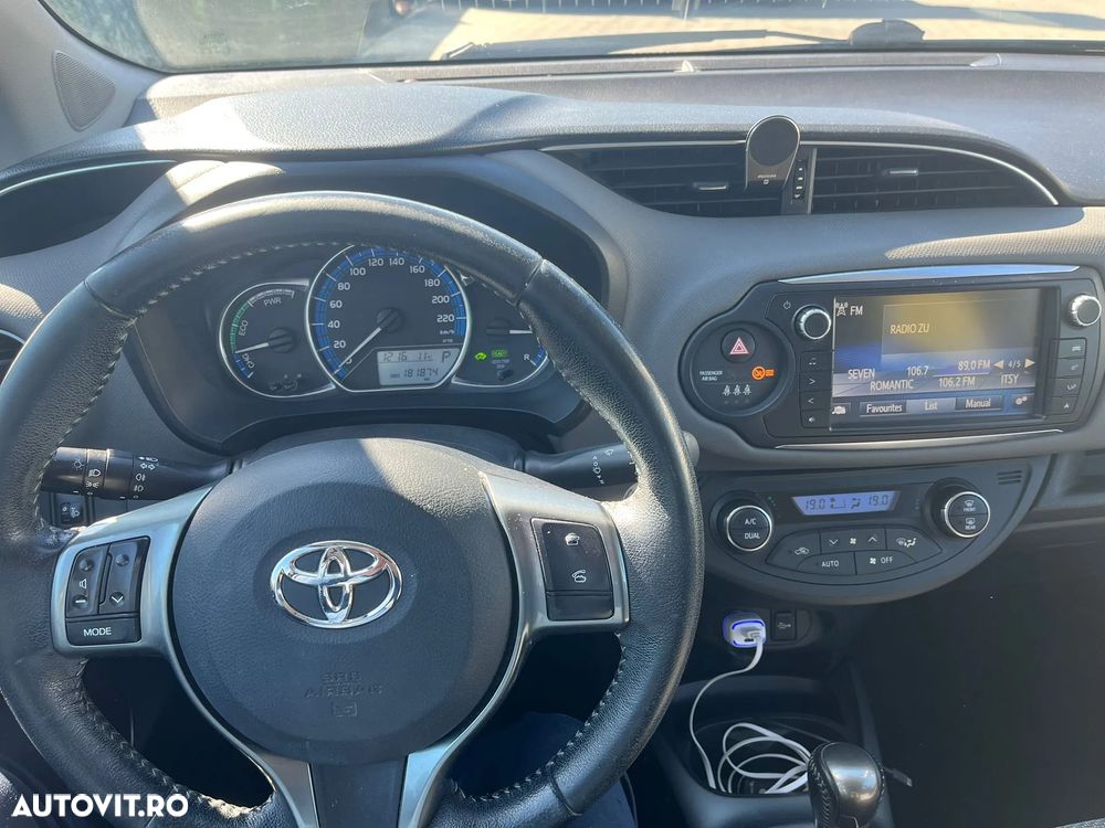 Toyota Yaris ver-1-5-vvt--i-hsd-luna - 6