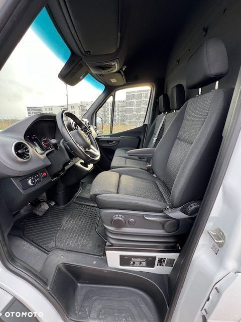 Mercedes-Benz Sprinter - 10