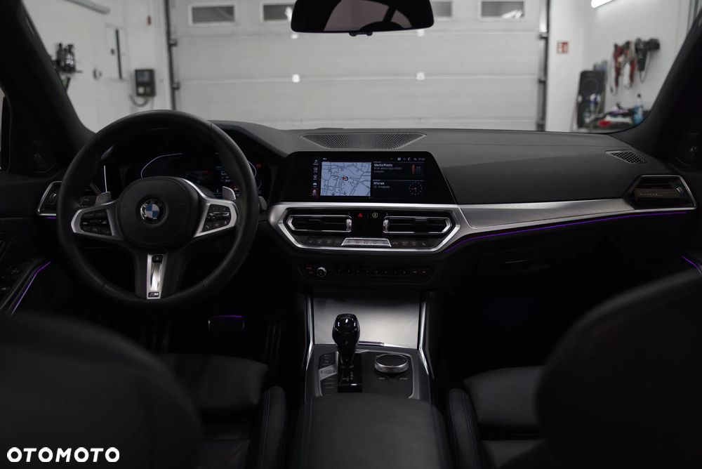 BMW Seria 3 330i M Sport sport - 8