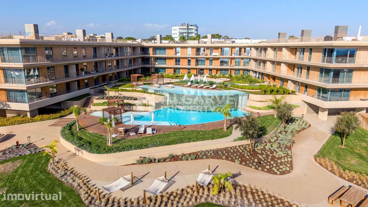 Luxuoso apartamento T2 novo em frente à Praia de Quarteira, Algarve - Grande imagem: 5/12