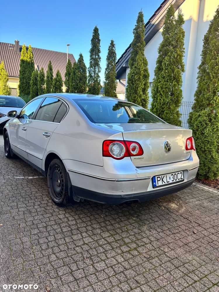 Volkswagen Passat 2.0 TDI Comfortline - 4