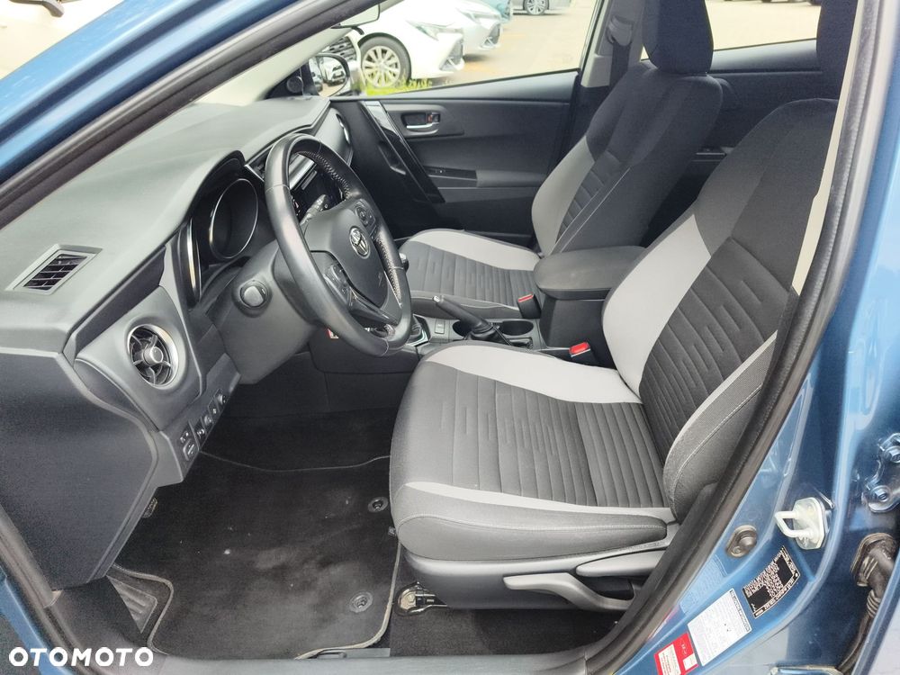 Toyota Auris - 15