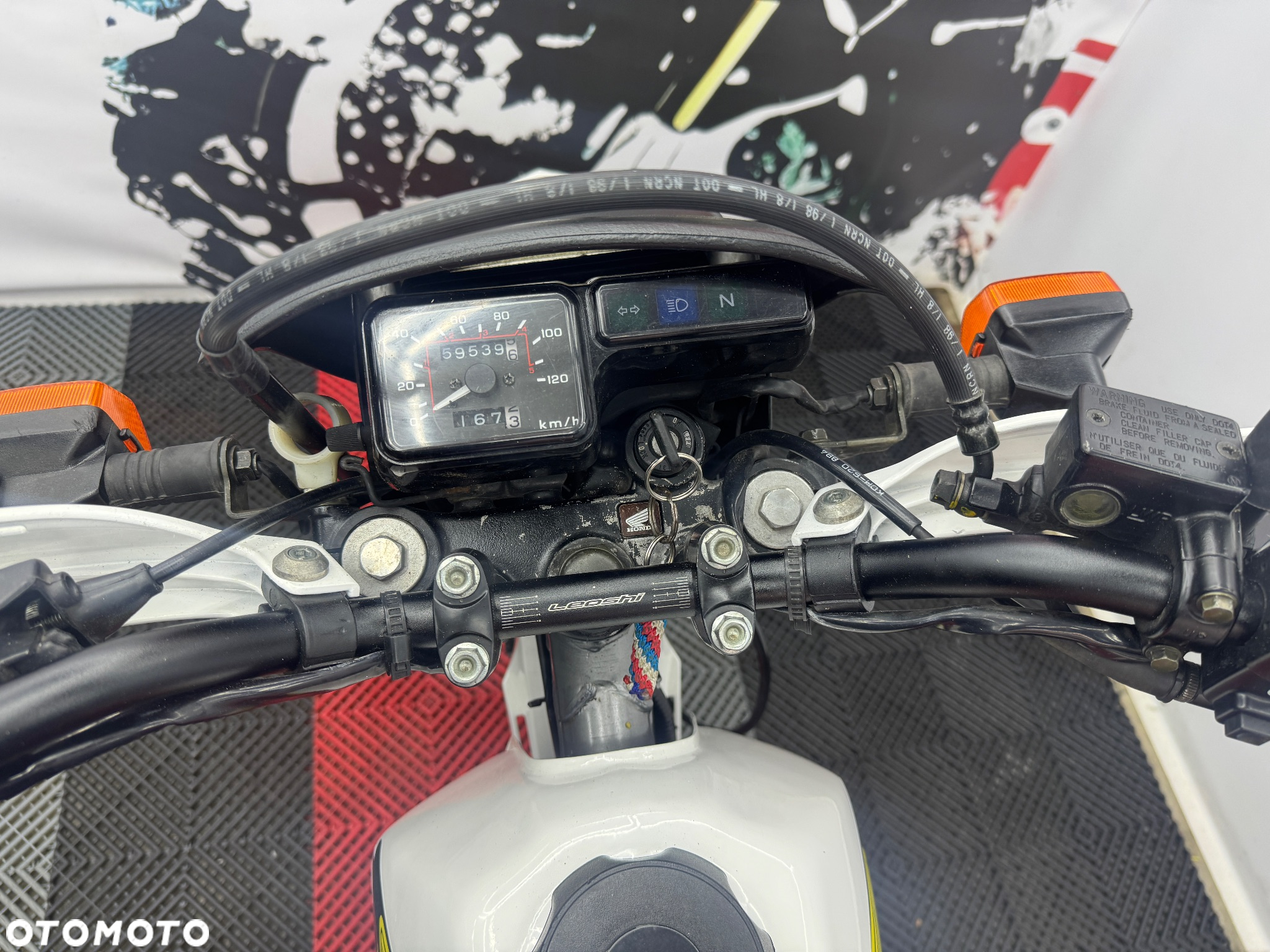 Honda XLR - 27