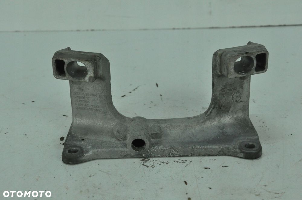Bmw E60 E63 Łapa Wspornik Podpora Skrzyni Biegów 540I 545I 550I N62 6761104 - 2