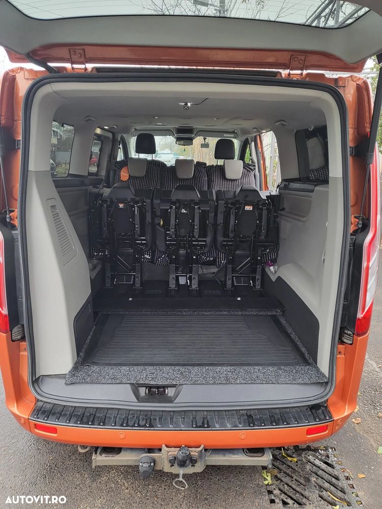 Ford Tourneo Custom - 13