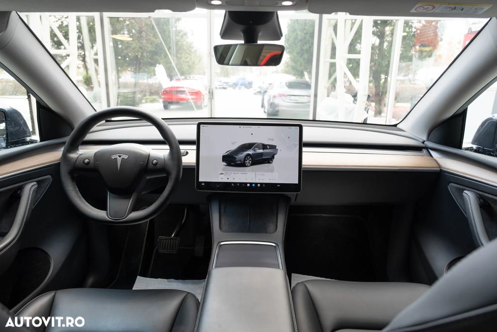 Tesla Model Y AWD Long Range - 11