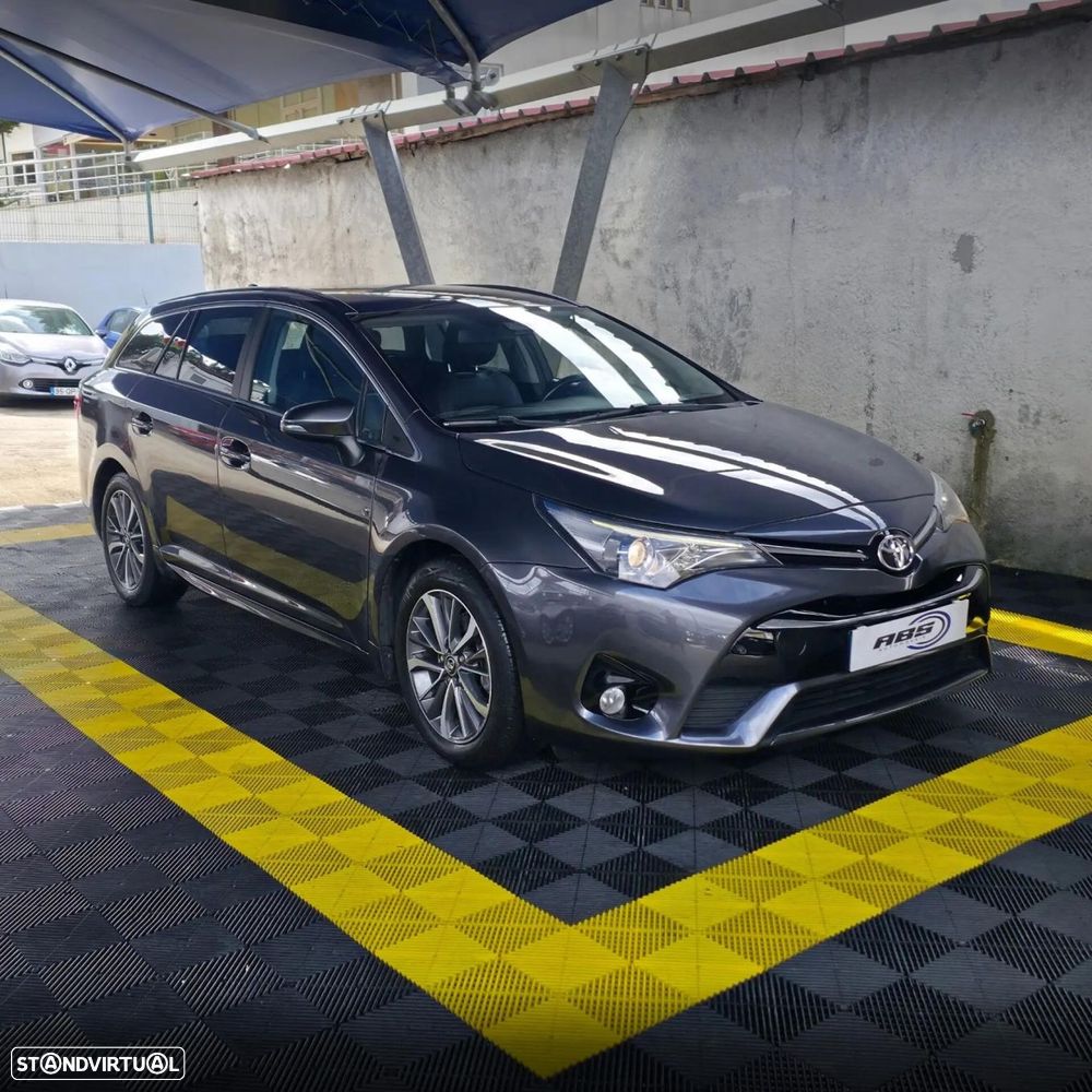 Toyota Avensis Touring Sports 1.6 D-4D Luxury+GPS - 4