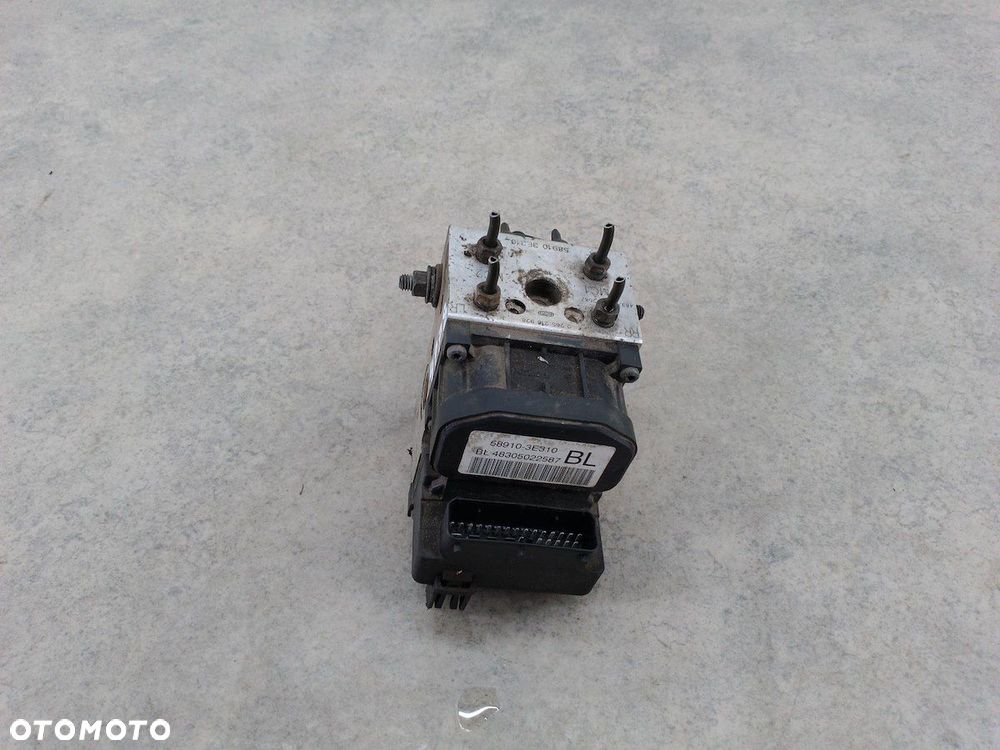 POMPA ABS KIA SORENTO I 58910-3E310 0265216928 0273004660  BOSCH 2.5 CRDI - 8