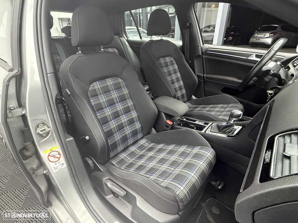 VW Golf 1.4 GTE Plug-in - 16