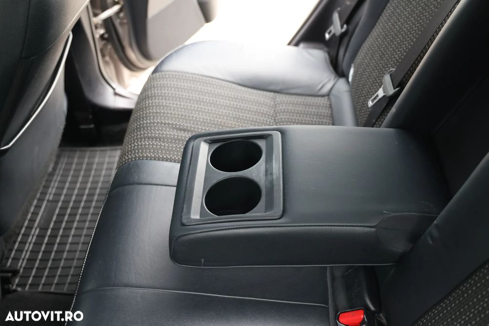 Toyota Auris - 28