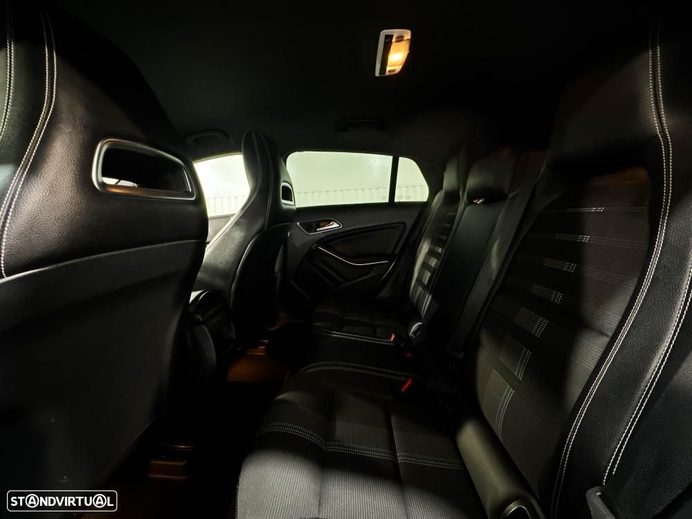 Mercedes-Benz CLA 200 d 4Matic 7G-DCT UrbanStyle Edition - 10