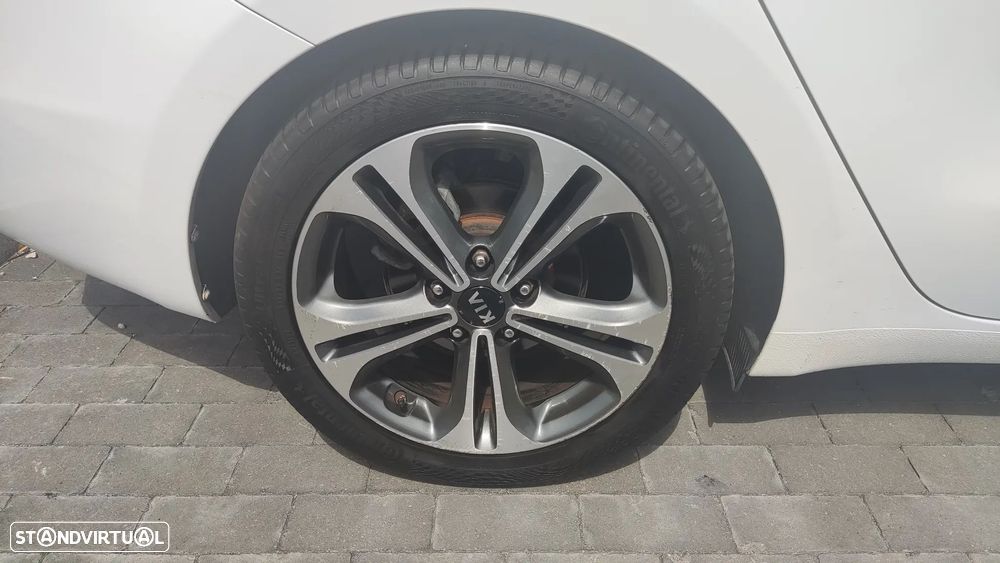 Kia Ceed SW 1.6 CRDi 136 DCT ISG GT Line - 13