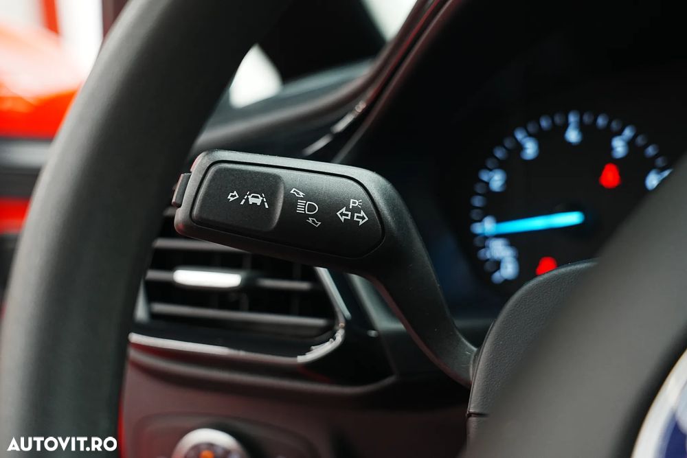 Ford Fiesta 1.0 EcoBoost S&S COOL&CONNECT - 28