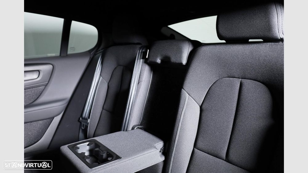 Volvo EC40 82 kWh Single Motor Extended Range Black Edition - 17