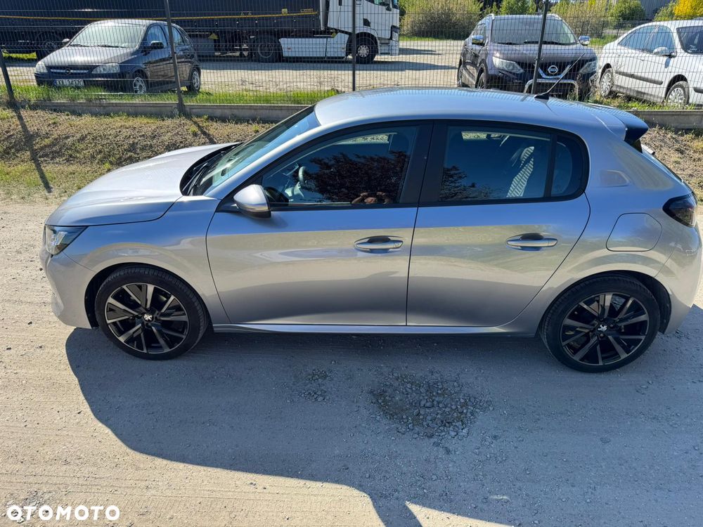 Peugeot 208 - 33
