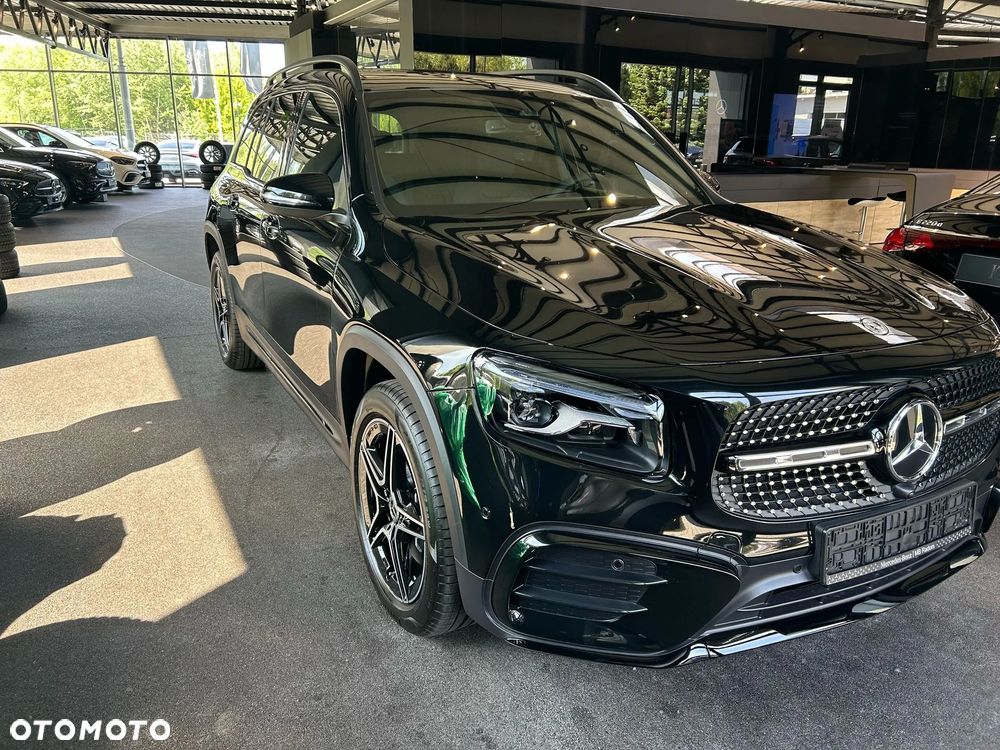 Mercedes-Benz GLB - 3