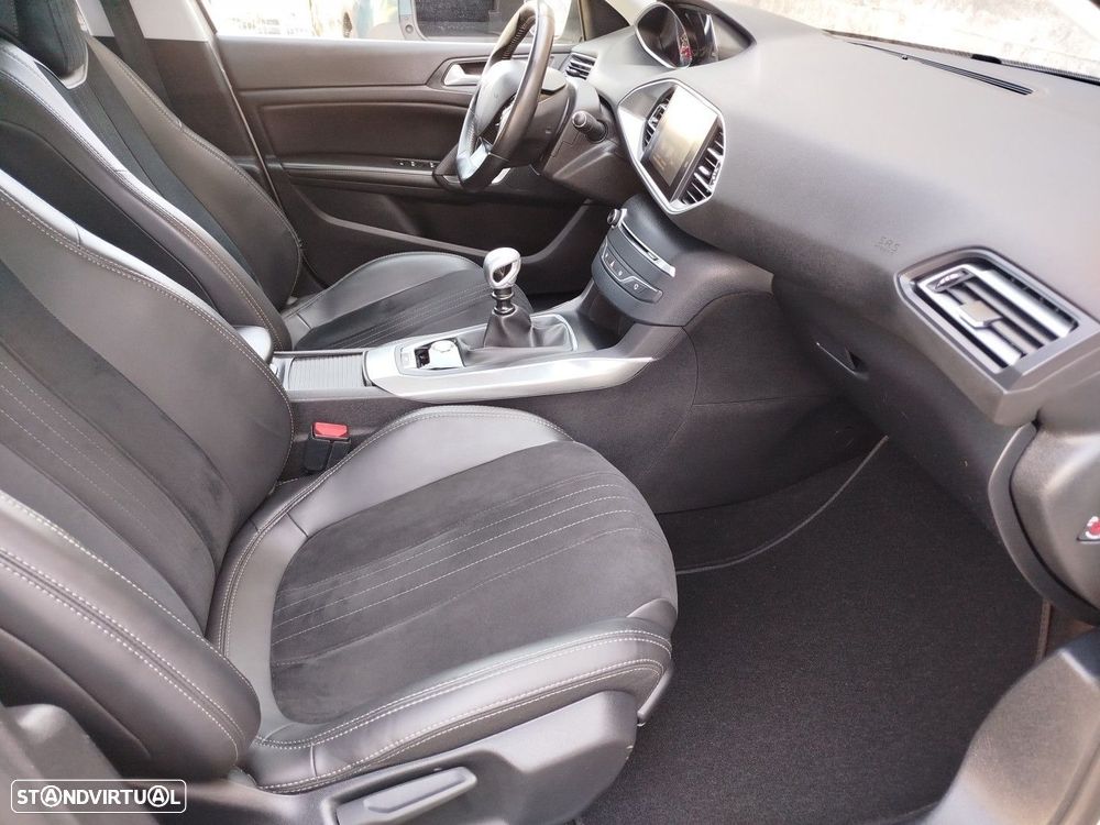 Peugeot 308 PureTech 130 Allure - 25