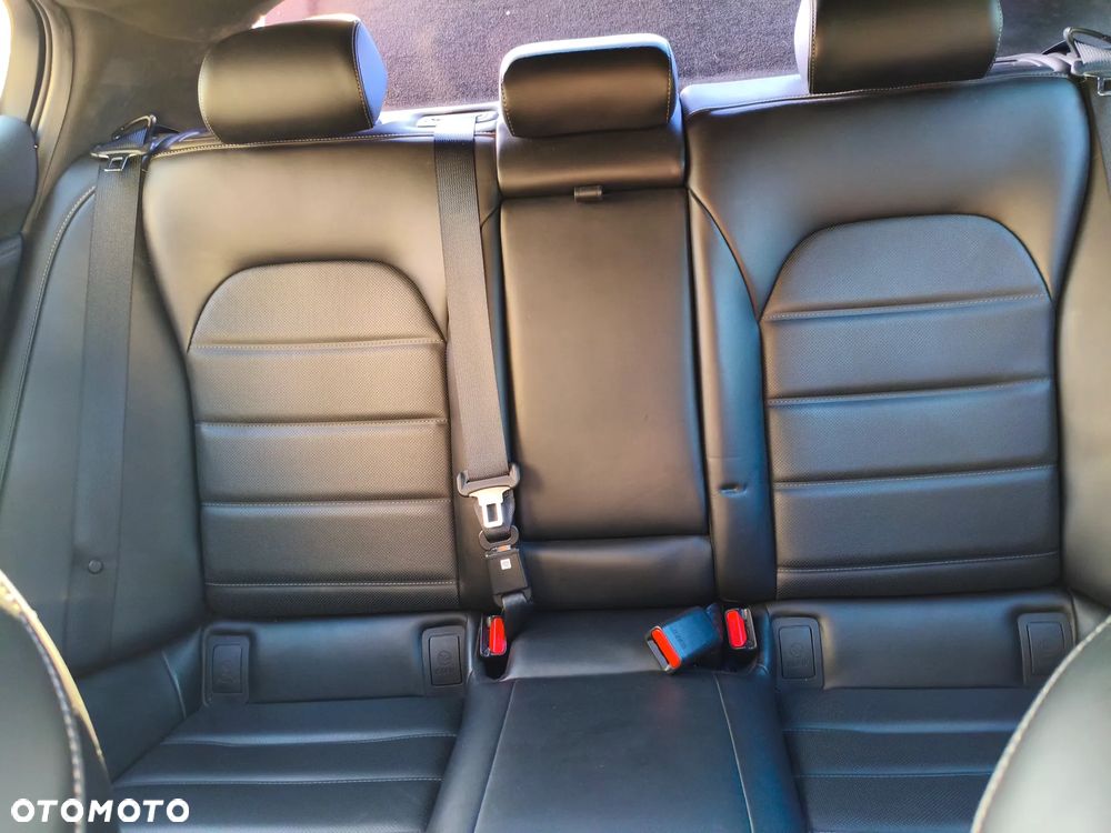Kia Stinger 3.3 T-GDI V6 GT AWD - 11