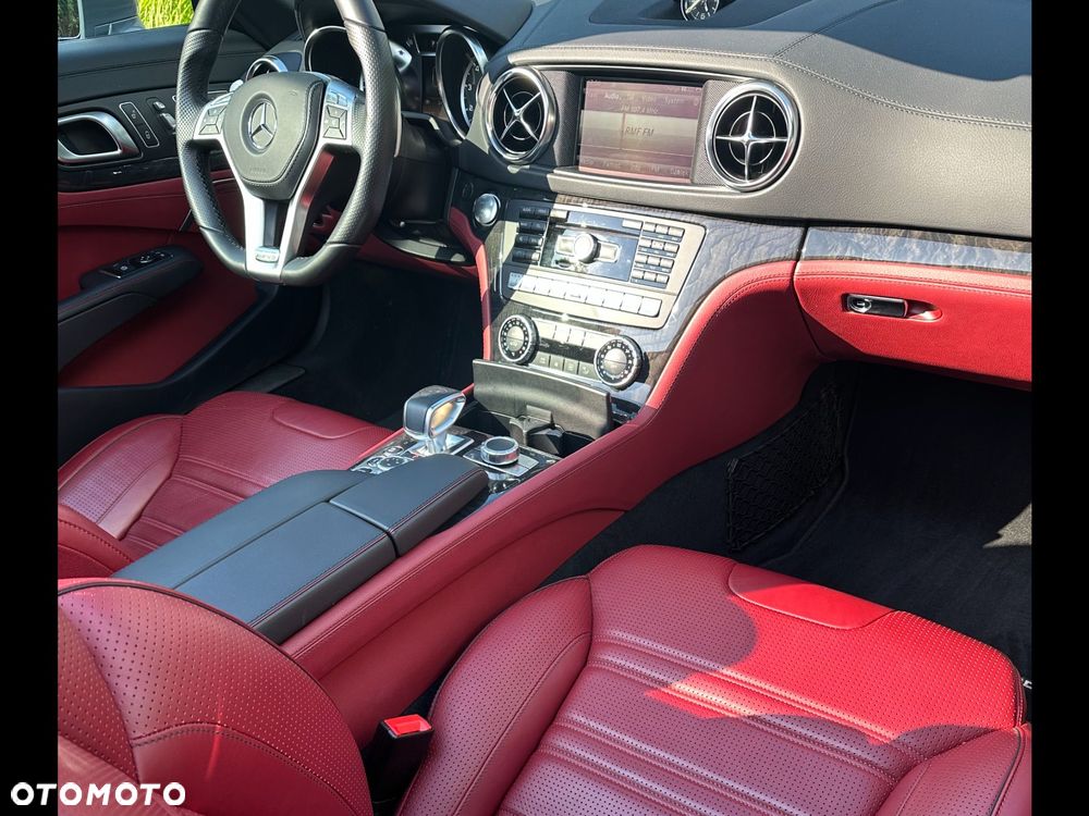 Mercedes-Benz SL 63 AMG - 7