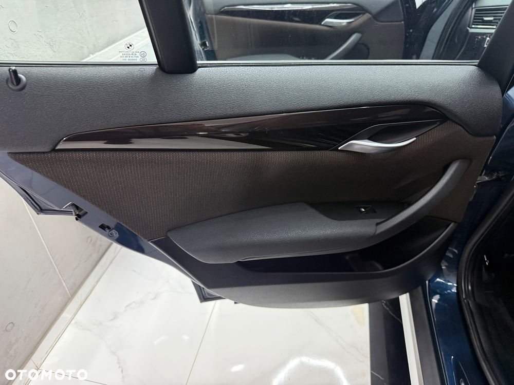 BMW X1 xDrive18d - 12