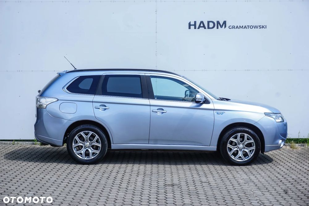 Mitsubishi Outlander - 9