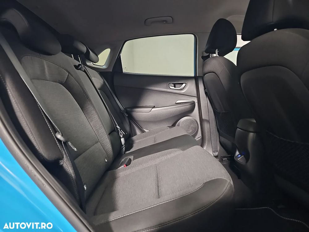 Hyundai KONA - 13