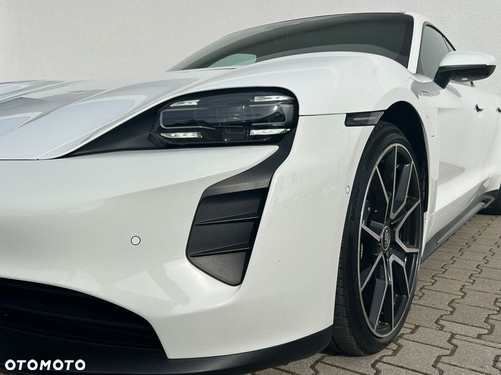 Porsche Taycan Standard - 33