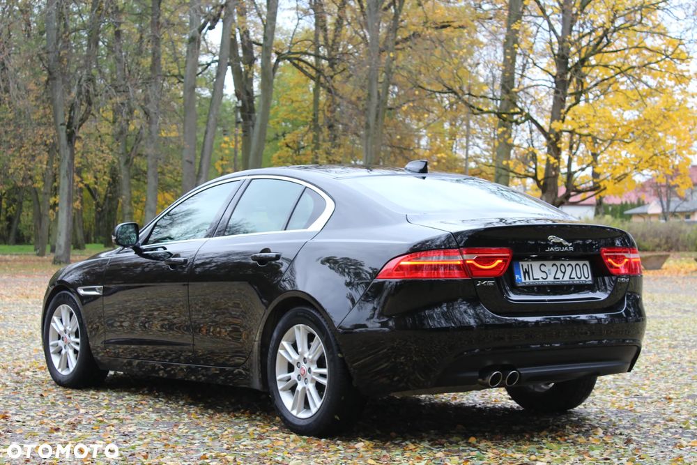 Jaguar XE 2.0 D Prestige - 15