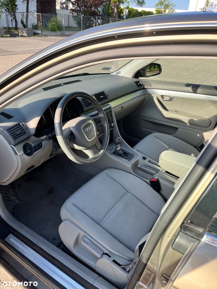 Audi A4 Limousine - 5