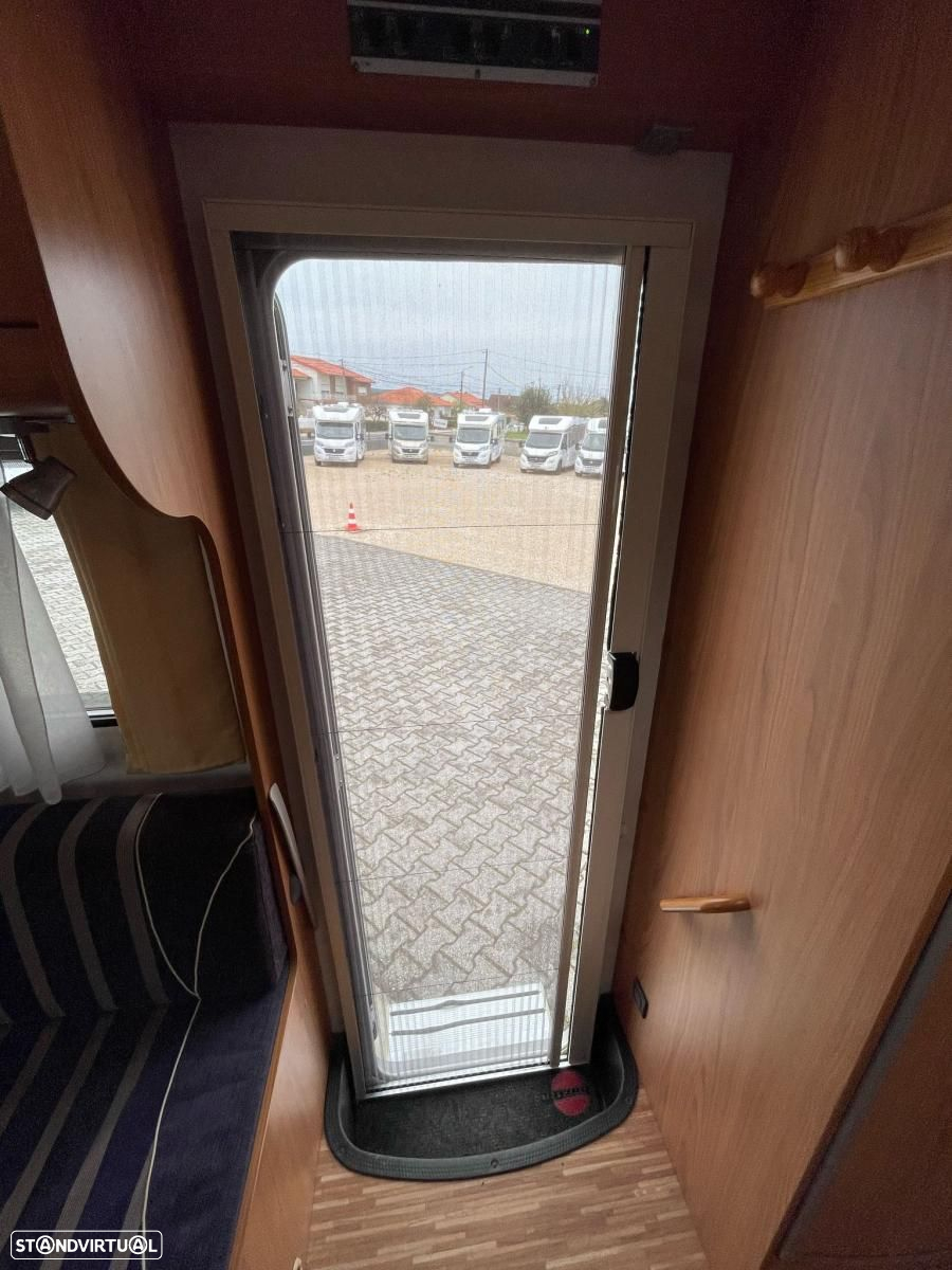Burstner Privilége T630 cama francesa - 45