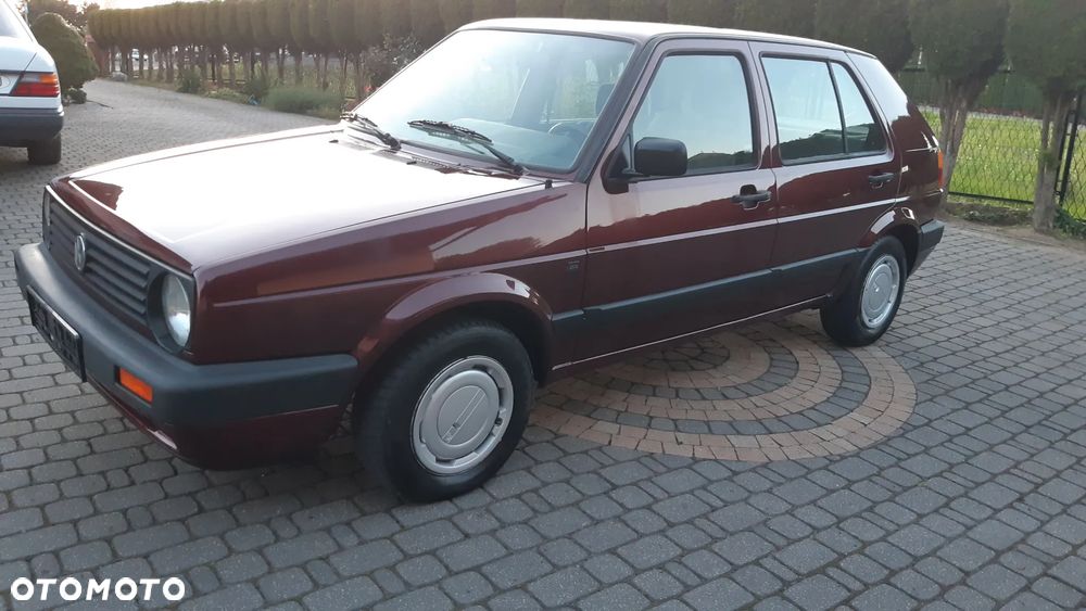Volkswagen Golf 1.8 GL - 31
