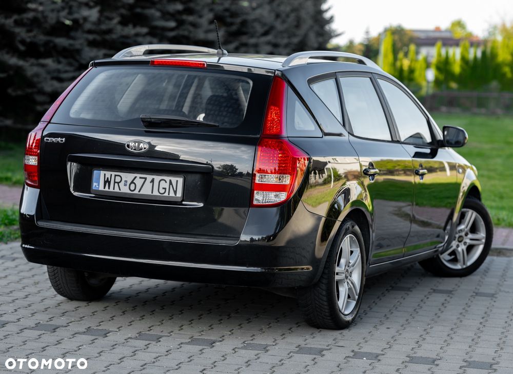 Kia Ceed - 13