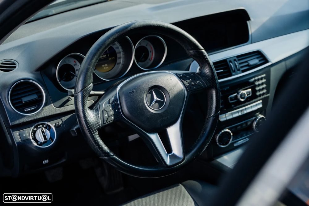 Mercedes-Benz C 200 - 19