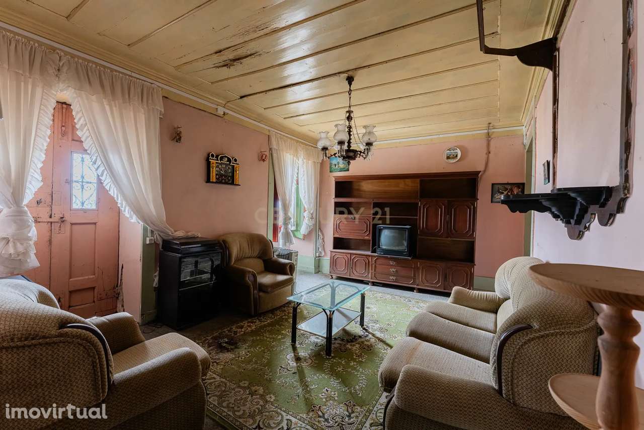 Moradia T4 com terreno - Santa Marta de Penaguião - Grande imagem: 2/26