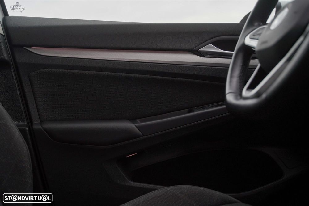 VW Golf 2.0 TDI Life DSG - 32