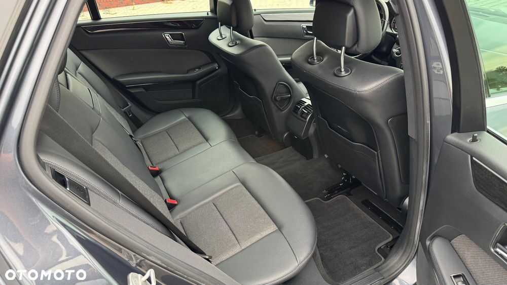 Mercedes-Benz Klasa E 200 CGI BlueEffICIENCY Avantgarde - 26