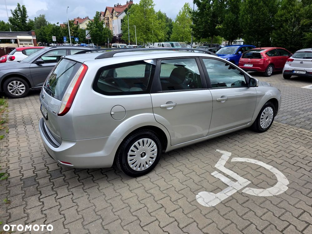 Ford Focus 1.6 TDCi DPF Style - 8