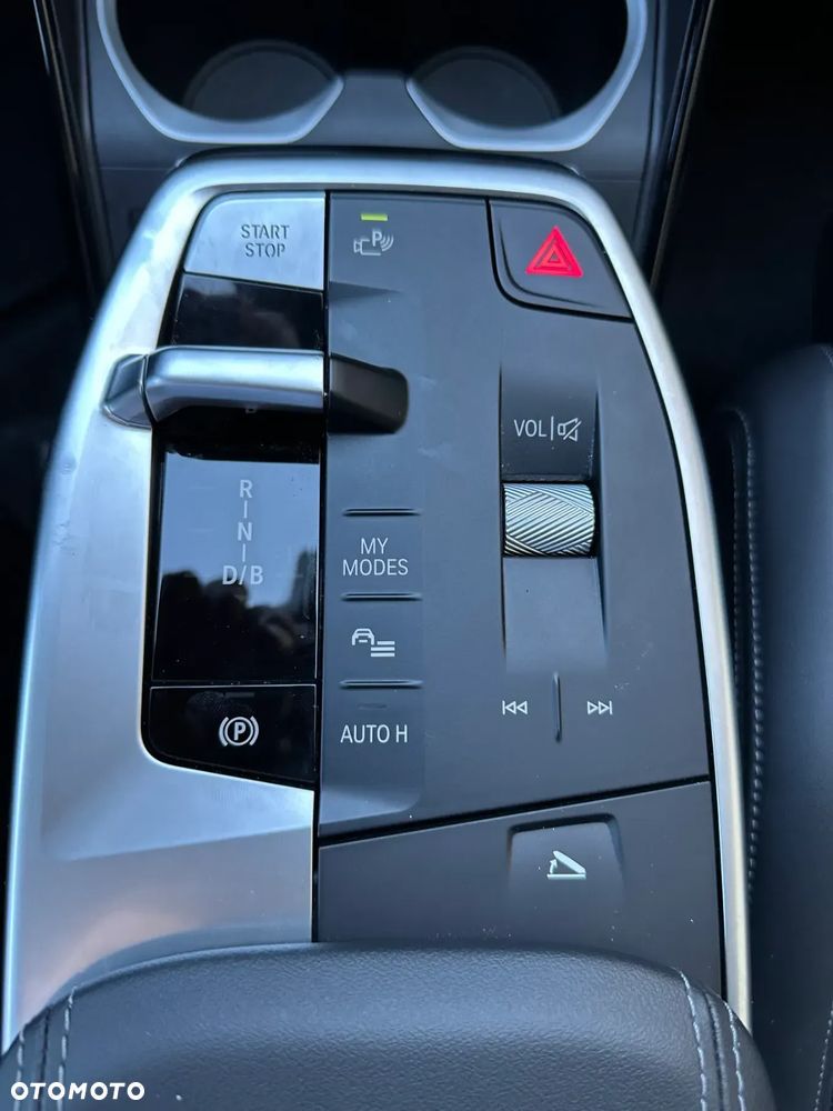 BMW iX1 xDrive30 66.5kWh M Sport - 19