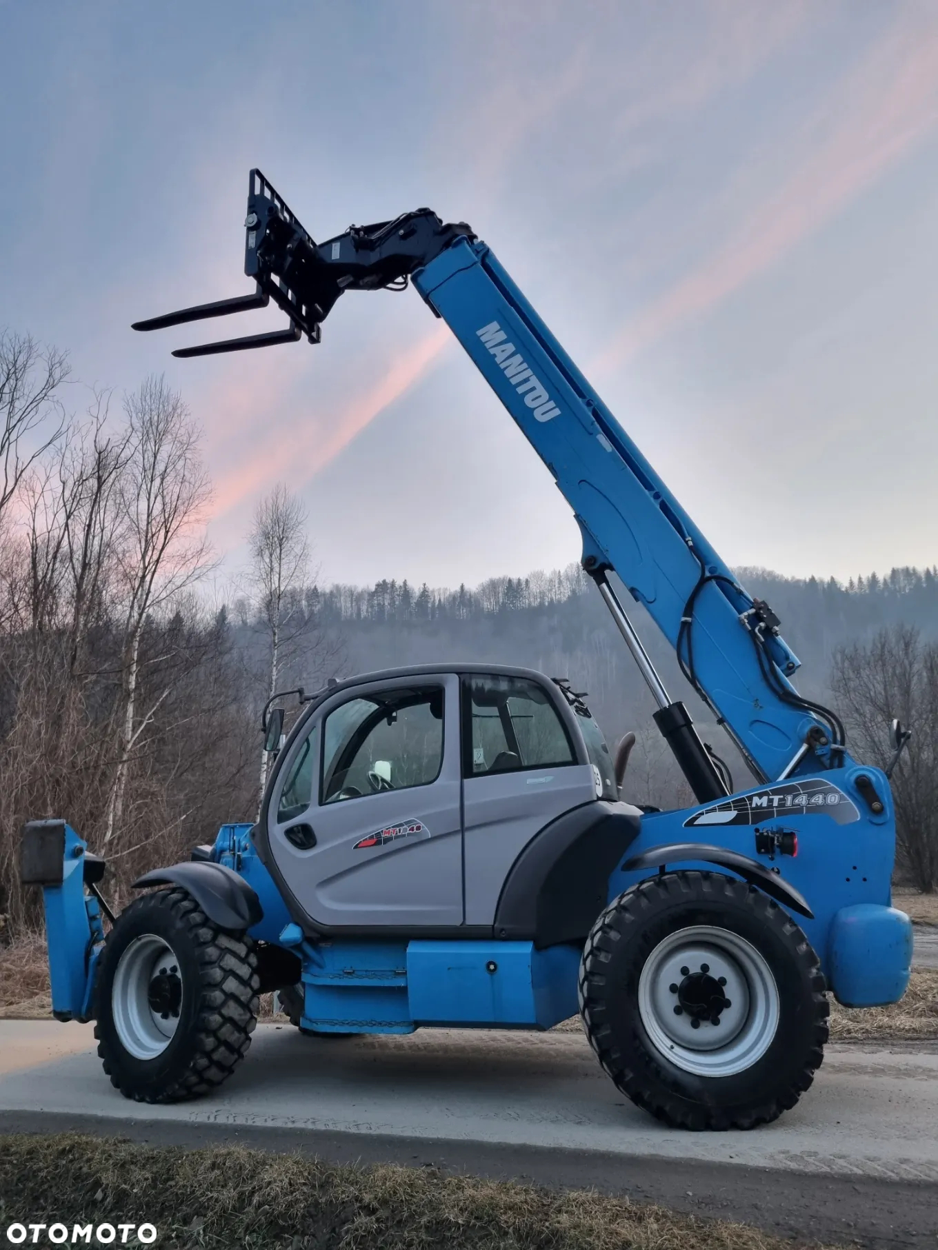 Manitou Ładowarka teleskopowa MT1440 JakNowa 2016r z Norwegii niski przebieg 3121 mtg Oryginał 14 metrów PERKINS SILNIK - 3