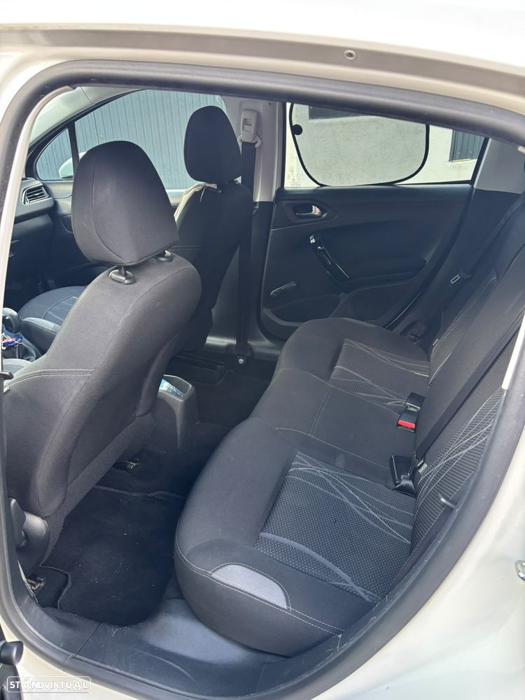 Peugeot 208 1.4 HDi - 6