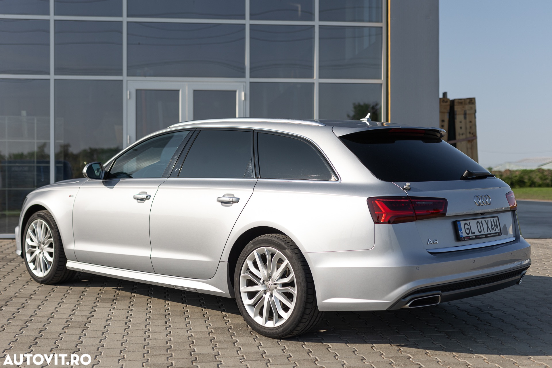 Audi A6 Avant 2.0 TDI Ultra S tronic - 2