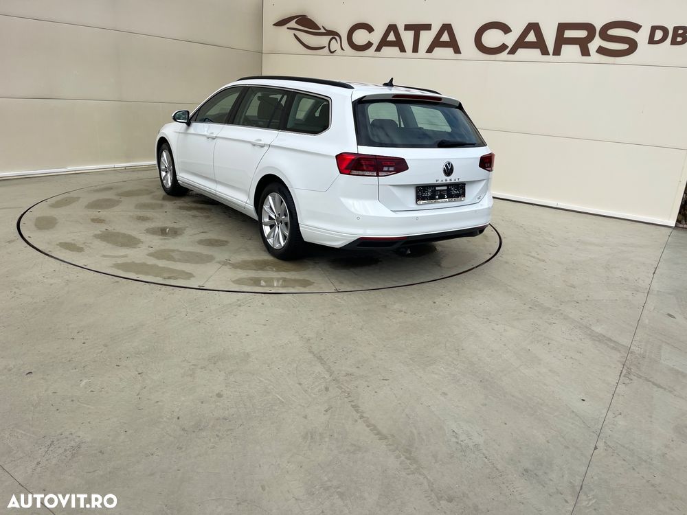 Volkswagen Passat - 11