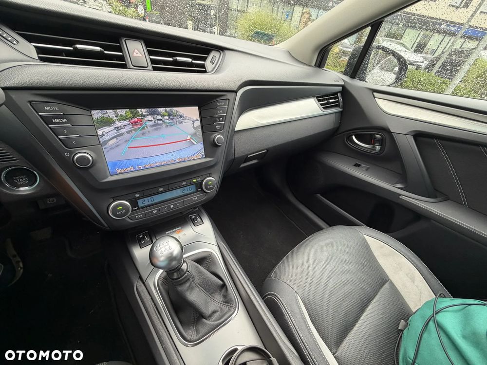 Toyota Avensis 1.8 Premium - 5