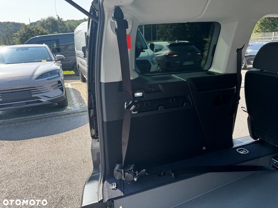 Ford Tourneo Connect - 21