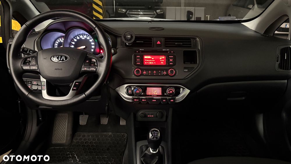 Kia Rio 1.4 L - 15