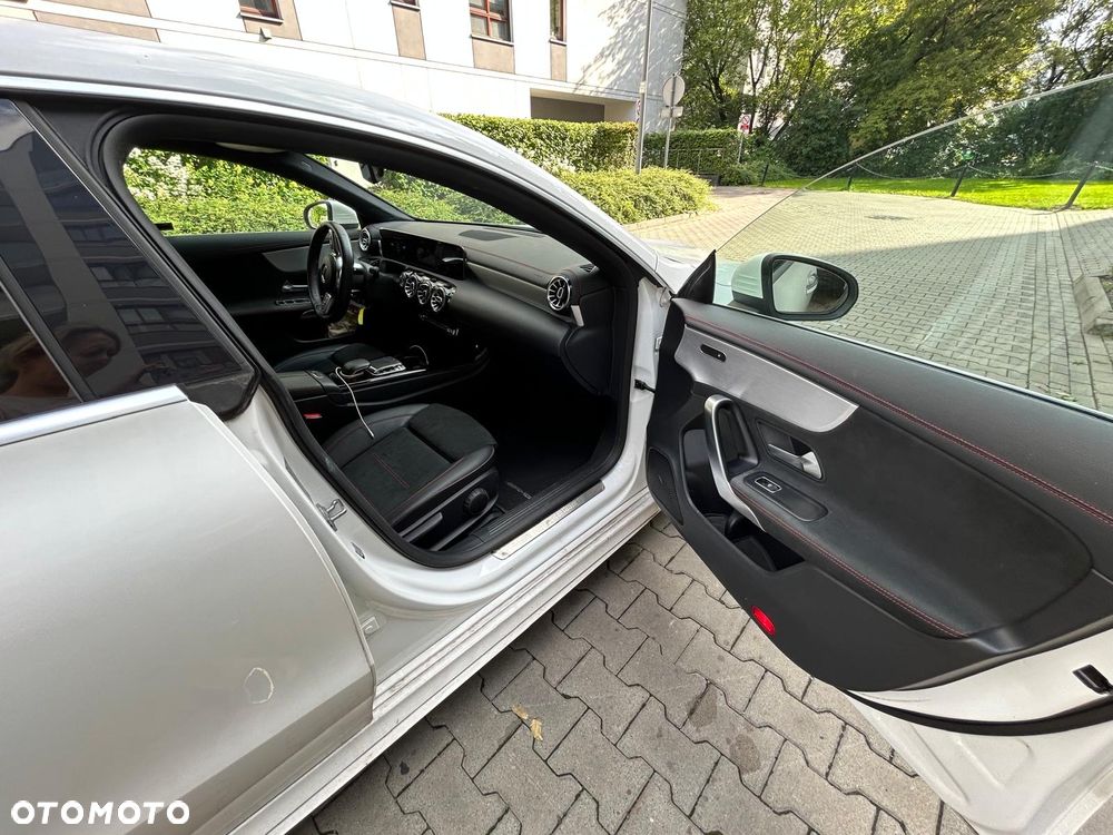 Mercedes-Benz CLA 200 AMG Line 7G-DCT - 7