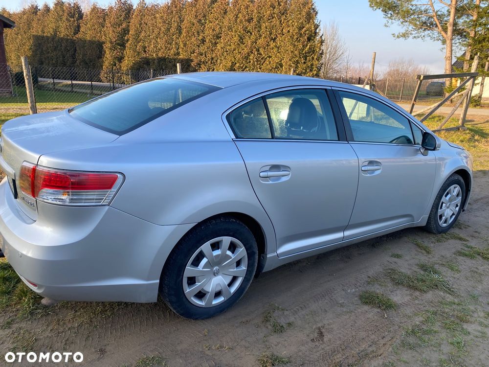 Toyota Avensis 2.0 D-4D Premium - 3