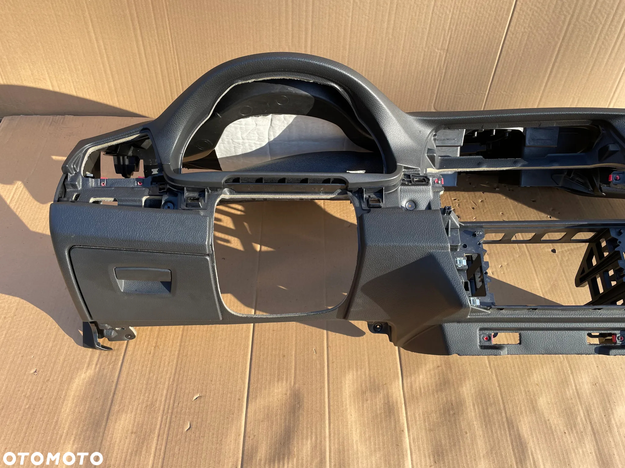 BMW 5 F10 F11 DESKA ROZDZIELCZA KONSOLA CZARNA KOMPLET PASY NAPINACZE BEZ HUD HEAD UP ORYGINAŁ 6783839 NIEREGENEROWANA - 3