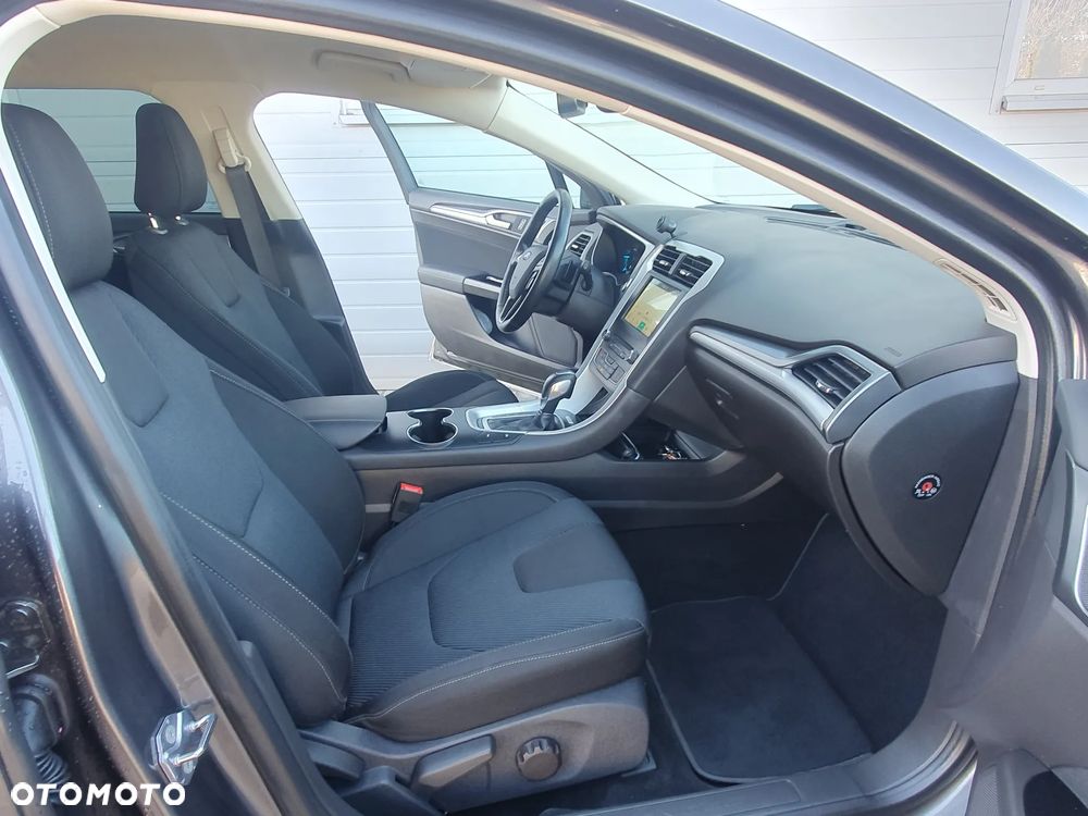 Ford Mondeo - 29