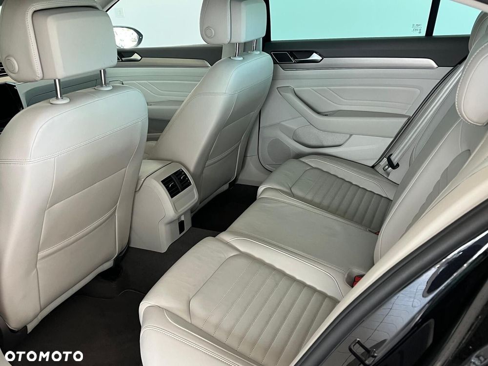Volkswagen Passat 2.0 TSI 4Mot Elegance DSG - 40